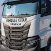 Camion école Iveco S-Way 460 blanc d’ALR Formation pour la formation au permis poids lourd C et CE à Grenoble